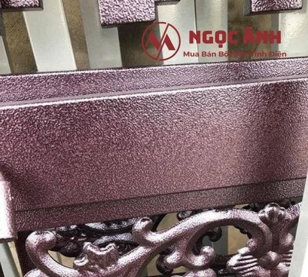 Cửa cổng sử dụng bột sơn tĩnh điện tồn kho sần đồng PPG