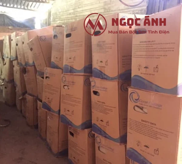 Khu vực lưu trữ và xử lý bột sơn tĩnh điện hết hạn của Thái Huân